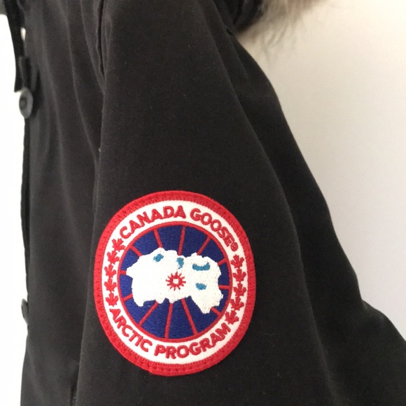 CANADA GOOSE 🇨🇦 LADIES ORIGINAL PARKA FROM YEARS AGO SIZE LARGE DOWN FILLED - Picture 3 of 15